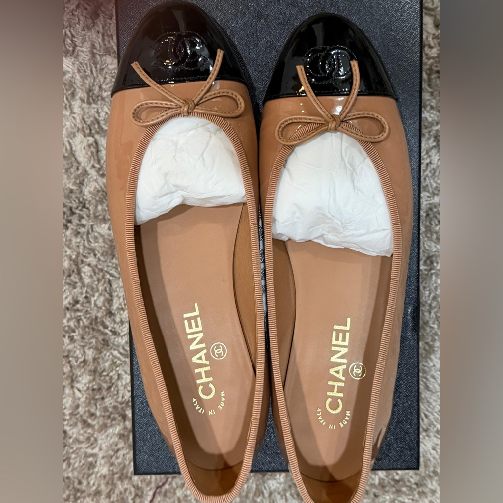 Chanel Beige And Black Ballet Flats